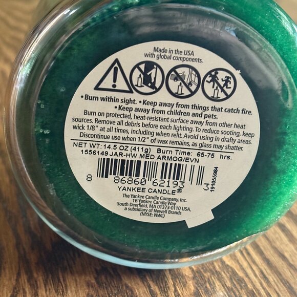 Aromatic Orange and Evergreen Yankee Candle Medium Jar Candle, NWT - Picture 5 of 7